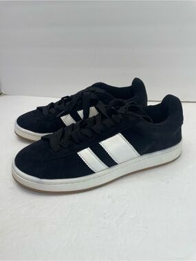 Madden Girl women’s size 10 Nollie Sneaker black white streetwear
